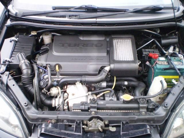 Motor Daihatsu mostrado para um motor turbo.