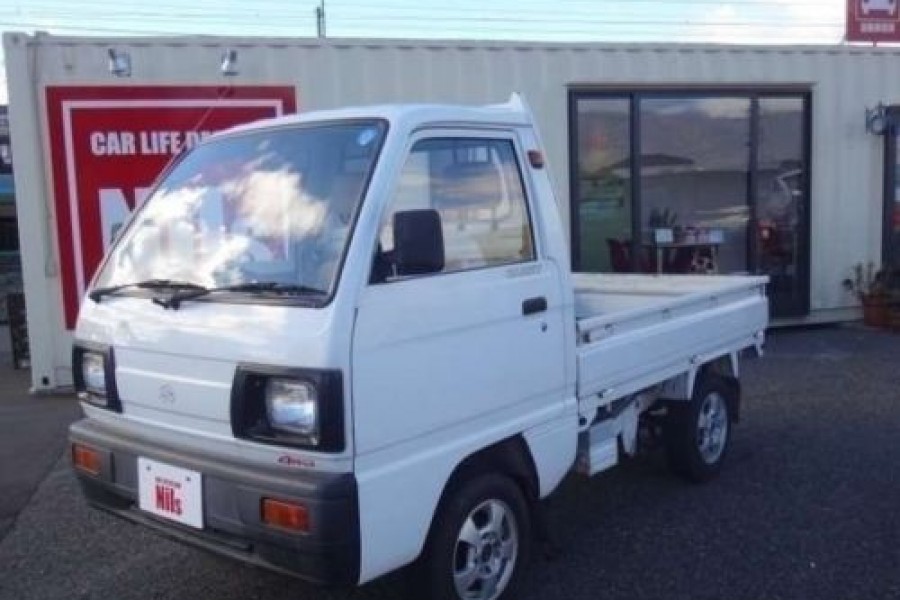 I have been experiencing a big play with the steering wheel of my Daihatsu Hijet. It hasn’t be a big concern but recently it has been getting worse. I am thinking of making a replacement and want some guidance into this.