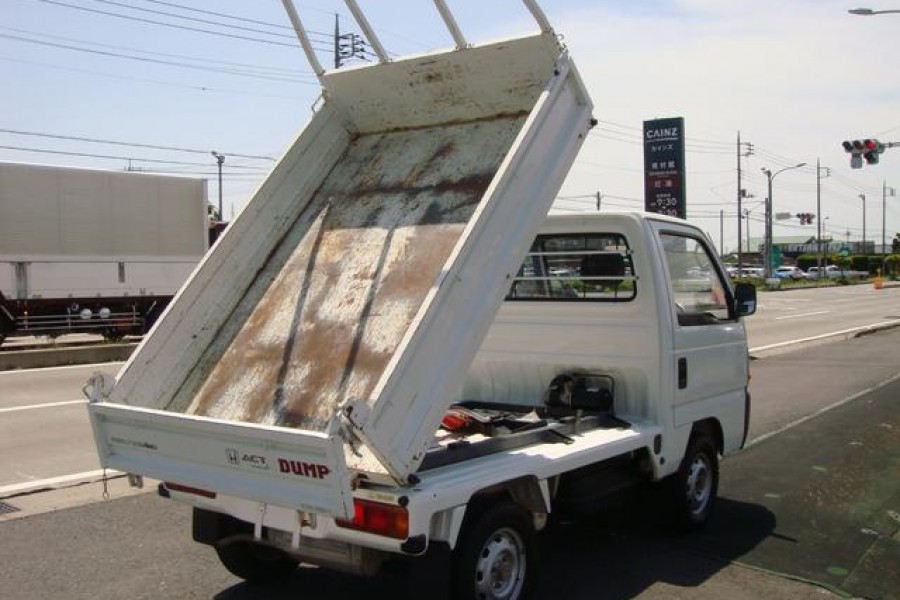 Considerations When Choosing Insurance Policy for Mini Truck